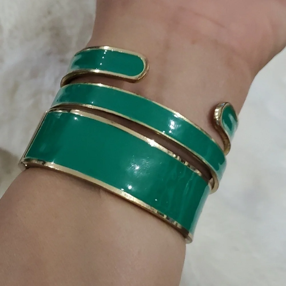 VINTAGE 3 PIECE KELLY GREEN QUARTZ WATCH BRACELET BANGLE BUNDLE